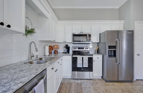 Wilmington House | Modern 3BR Retreat with Oceanfront Views & Pool Access