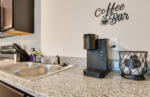 San Angelo House | Cozy 3BR Getaway Near Goodfellow AFB with Breakfast