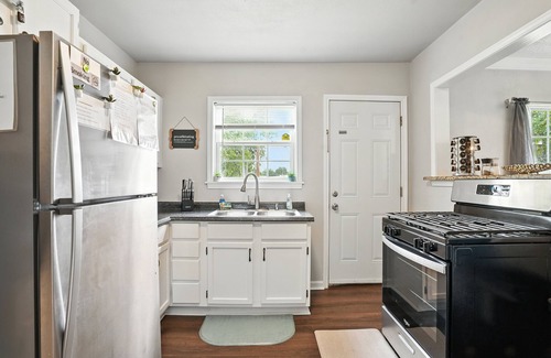 Tulsa House | Elegant 3BR Retreat Near Downtown & BOK | Perfect for Families