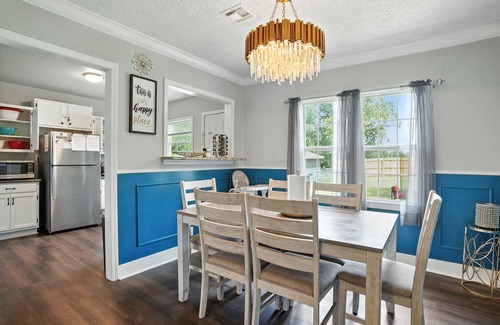 Tulsa House | Elegant 3BR Retreat Near Downtown & BOK | Perfect for Families