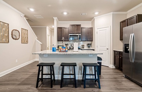 Norcross House | Modern 3BR Retreat by the Chattahoochee River
