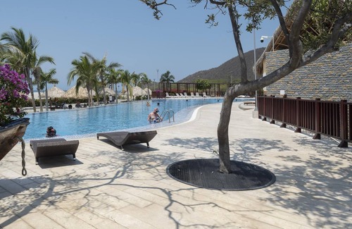 Urb Plenomar Apartment | 3BR Ocean View Apartment Pozos Colorado