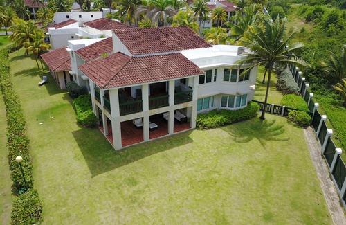 Cerro Gordo Villa | Oceanfront Villa de Palma: Pools, Tennis & Pet Friendly