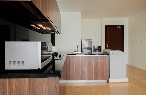 Pancoran Apartment | Cozy 3BR Pancoran L'Avenue Apartment with Pool & Kitchen