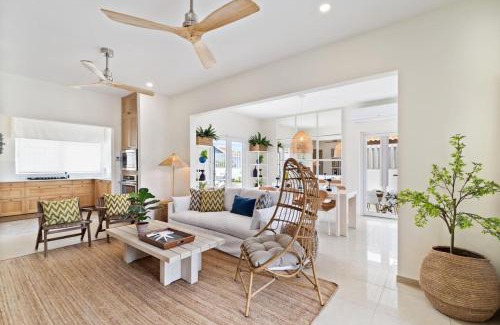 Opal Villa | 3BR Private Pool Retreat 4 Mins Drive by Bocobay