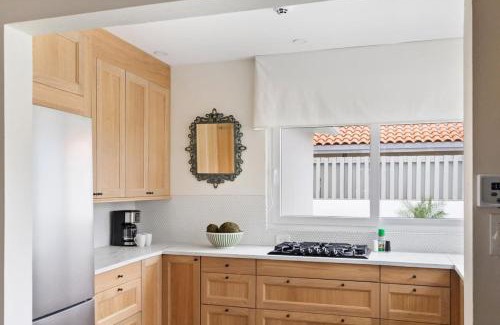Opal Villa | 3BR Private Pool Retreat 4 Mins Drive by Bocobay