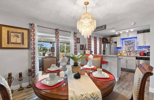 Spring Hill House | Luxury 3BR Roman Oasis with Pool and Breakfast Included