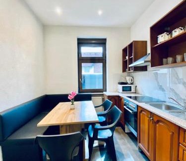 Grinzing Apartment | Family-Friendly 3BR Apartment, Steps from Stammersdorf