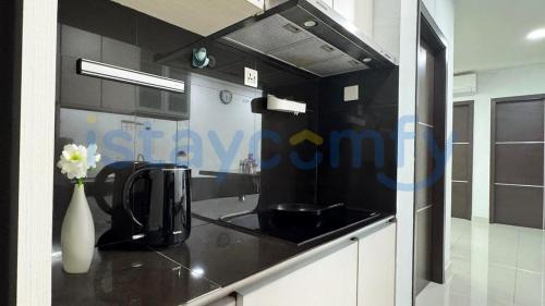 Lubuk Baja Apartment | 3BR The BCC Residence 1012 City View