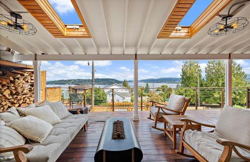 Bryn Mawr-Skyway House | 3BR The Lucille Lake Washington View Retreat