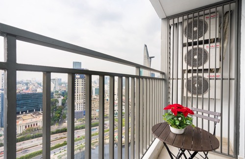 Bach Dang Riverside Apartment | Family-Friendly 3BR Apartment with Bitexco Views