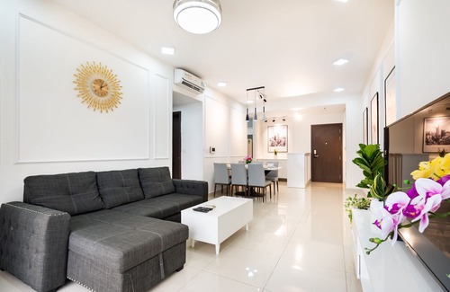 Bach Dang Riverside Apartment | Family-Friendly 3BR Apartment with Bitexco Views