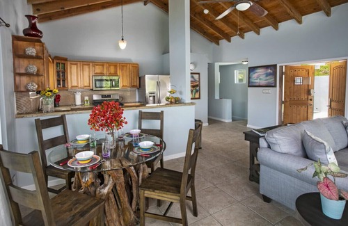 Peterborg House | Stunning 3BR Retreat with Breathtaking Views near Magen's Bay