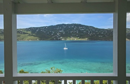 Peterborg House | Stunning 3BR Retreat with Breathtaking Views near Magen's Bay