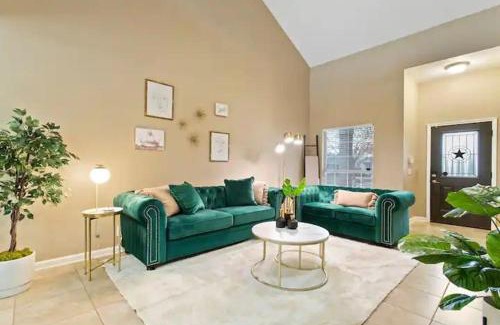 Austin House | Pet-Friendly 3BR Near Downtown with Pool and Accessibility
