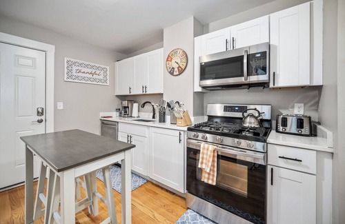 North End Apartment | Explore Prima Boston North End: Family-Friendly 2BR Retreat