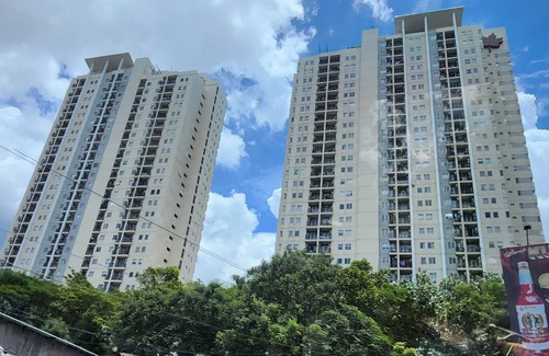 Old Jakarta Apartment | Stylish 3BR Penthouse with View, Free Netflix & Breakfast