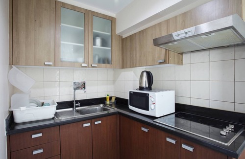 Khlong Toei Nuea Apartment | Modern 2-Bedroom Retreat in Downtown Bangkok Near Transit