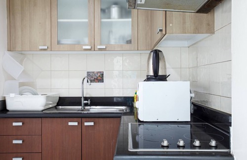 Khlong Toei Nuea Apartment | Modern 2-Bedroom Retreat in Downtown Bangkok Near Transit