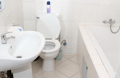 Kweneng District House | Pet-Friendly 3Carnations Bed and Breakfast: Guest Rated 10/10