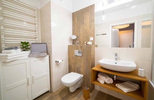 Stare Podgorze Apartment | Stylish 3D Spring Apartments Krakow with Spa & Breakfast
