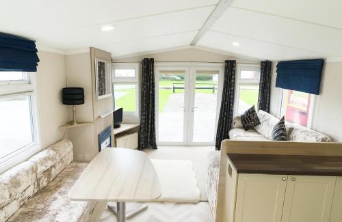 East Drayton Ski Chalet | Family-Friendly Chalets in Tuxford, UK - Rated 8.7/10