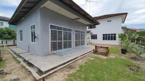 Kampung Kubang Tangga House | Rated 9.1/10: Family-Friendly 3H Rest House Homestay
