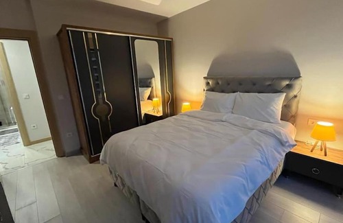 Basaksehir Apartment | Cozy 3istanbul: Modern 2+1 Apartment with Pool Access