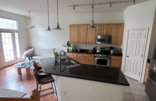 Gaithersburg House | Family-Friendly 3LVL Townhome in Prime Location