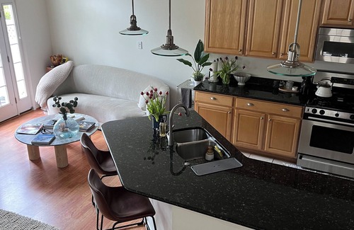Gaithersburg House | Family-Friendly 3LVL Townhome in Prime Location