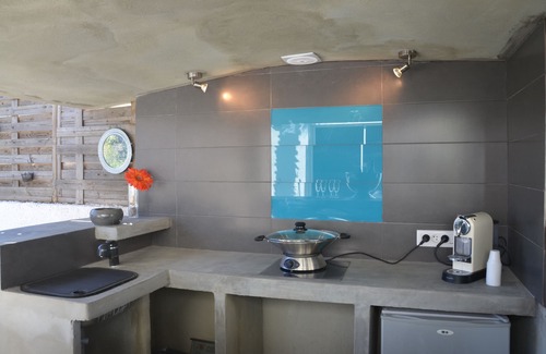 Perols Villa | Relaxing Comfort with Ocean Views & Salt Pool, 9.8 Rated