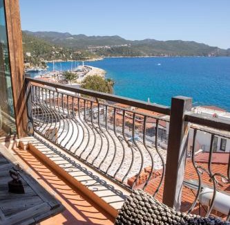 Kas Apartment | Elegant 3OdaKas PENTHOUSE: 4-Star Comfort with Hot Tub