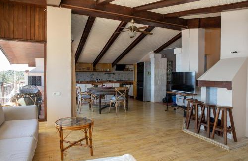 Kas Apartment | Elegant 3OdaKas PENTHOUSE: 4-Star Comfort with Hot Tub