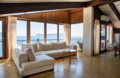 Kas Apartment | Elegant 3OdaKas PENTHOUSE: 4-Star Comfort with Hot Tub