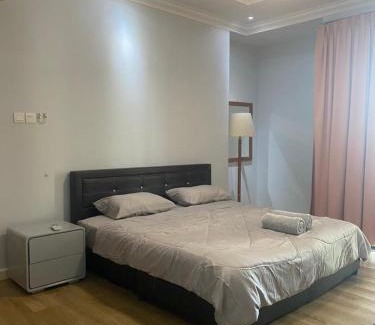 Kuching Apartment | 3R Balcony & WiFi Haven
