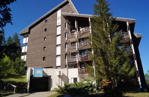 Le Sauze Apartment | Balcony Room with Spa Access at Super Sauze Resort