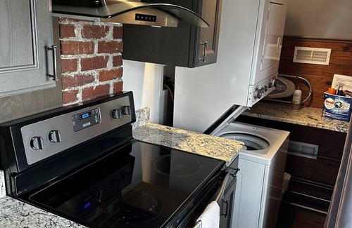 Charleston Apartment | Historic Loft Experience: Pet-Friendly with Breakfast Included