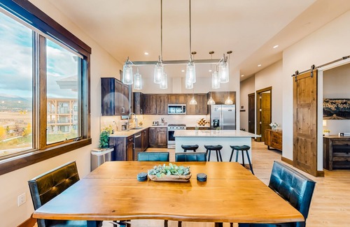 Fraser Condo | Mountain-View Condo with Private Hot Tub and Balcony