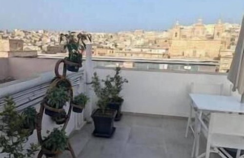 Cospicua House | 3rd Floor Studio with Balcony KNR Bormla