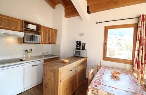 Aussois Apartment | Comfortable Balcony Room with View in Aussois Resort