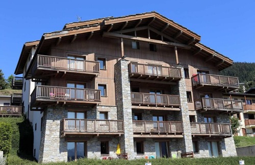 Aussois Apartment | Comfortable Balcony Room with View in Aussois Resort