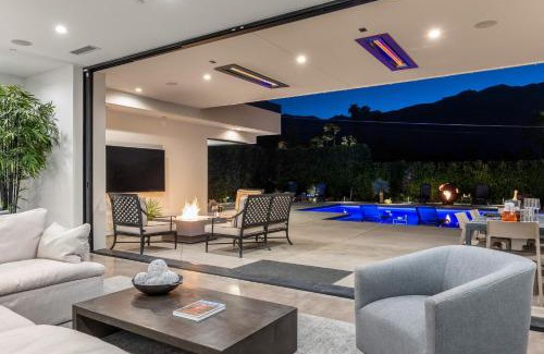 Araby Cove Villa | Cozy Holiday Homes in California, USA for Every Family