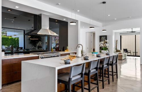 Araby Cove Villa | Cozy Holiday Homes in California, USA for Every Family