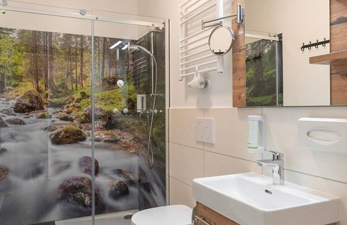 Russbach am Pass Gschuett Apartment | Family Suite PH at Dachsteinresort: Pet-Friendly Getaway