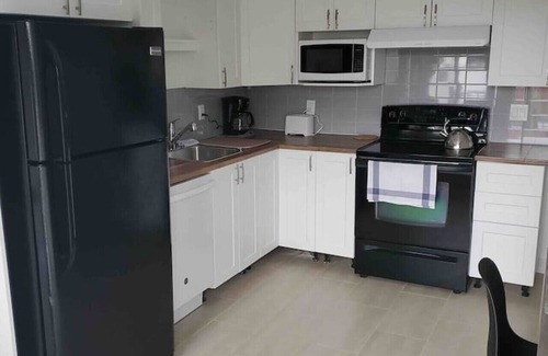 Bellerive Apartment | 4.5 équipé - près services +bus