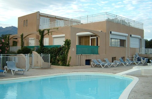 Lumio Apartment | Sea View Apartment for 4-6 Guests with Pool & Breakfast