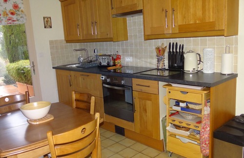 Saint-Saturnin-les-Apt Apartment | Top-Rated Gîte with Pool and Olive Tree Views in Luberon