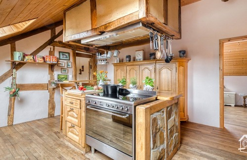 Bergenhausen Apartment | Pet-Friendly Retreat at Lindenhof-Bergenhausen, Rated 9.8
