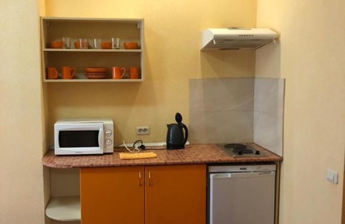 Chebarkul' Apartment | Discover 4 Apelsina: Oceanfront Getaway with Pool Access