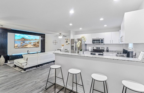 Grand Prairie House | 4 bd/2 ba Near AT&T stadium, TX Live! Six Flags, Globe Life